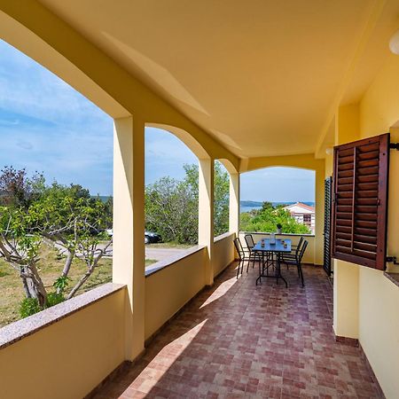 Apartment Marija Новиград-Далмация Экстерьер фото